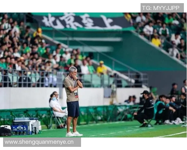 国安球迷机场送别塞蒂恩张源泪洒离别情深 国安球迷机场送别塞蒂恩张源泪洒离别情深