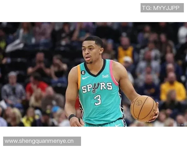 凯尔登出战17分钟高效表现6中4贡献11分5板正负值16助球队胜利