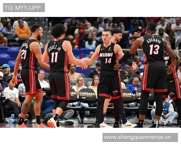 小米切尔缺席三场季前赛后重返赛场希罗与罗齐尔仍未合练