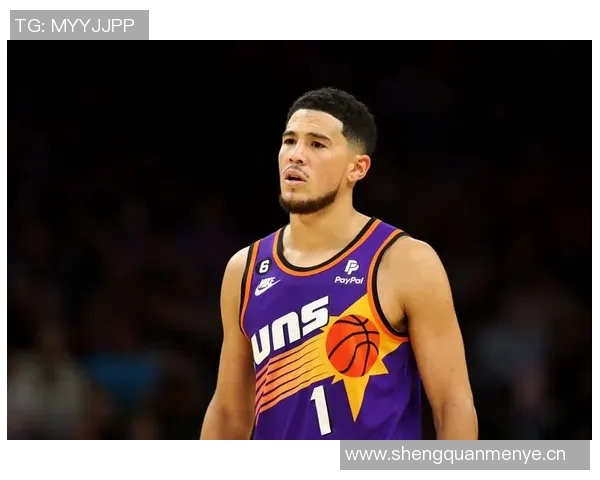 布克第三节强势回归5投4中砍下12分助力球队成功反超比分