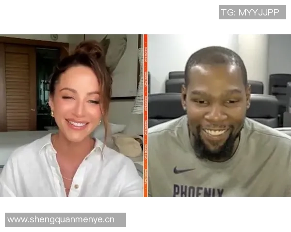 杜兰特与美女记者互动频频邀请共赏比赛后共享烧烤时光