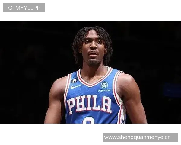 马克西半场表现出色10投6中砍下18分3篮板4助攻尽管有4次失误依然贡献良多