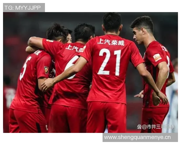 巴甲门将开球失误被对手偷袭瞬间引发全场哄笑