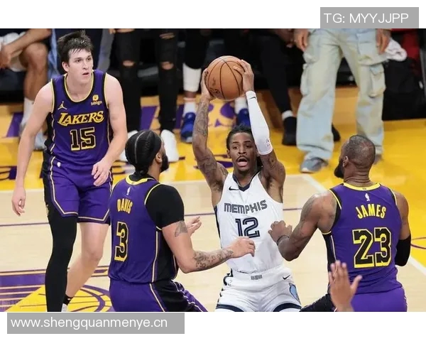 浓眉在垃圾时间终于得分赛场上演逆袭时刻引发热议 浓眉在垃圾时间终于得分赛场上演逆袭时刻引发热议