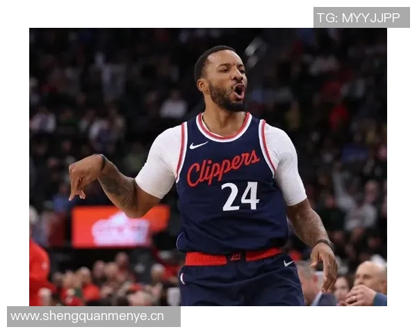 诺曼鲍威尔喜迎新生命00后女友怀孕颜值引关注